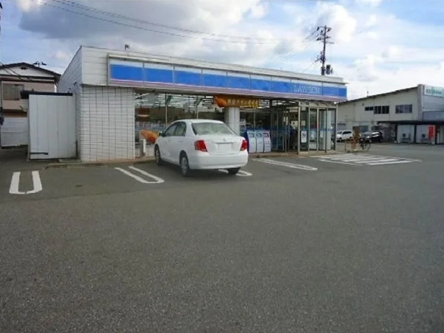 ローソン秋田仁井田本町店まで480m