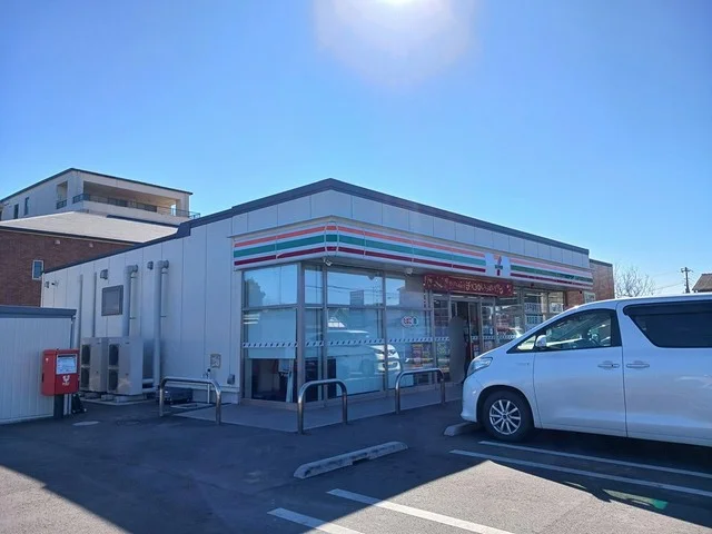 セブンイレブン　平須町店まで800m