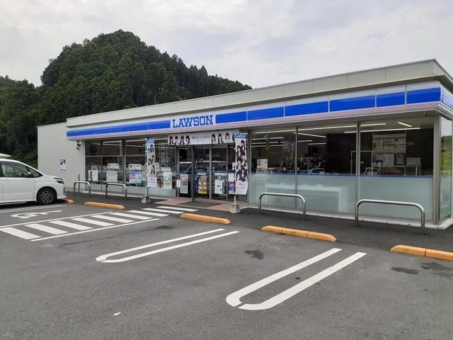 ローソン北茨城大津店まで1100m