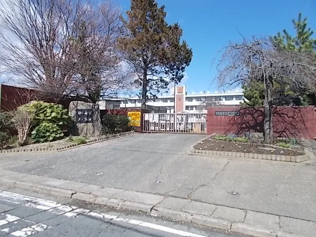 城東小学校まで1000m