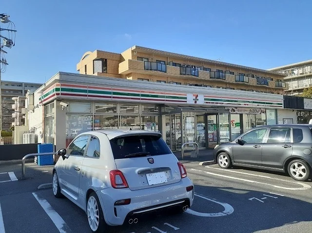 セブンイレブンまで270m