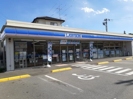 ローソン韮崎中央公園前店まで350m