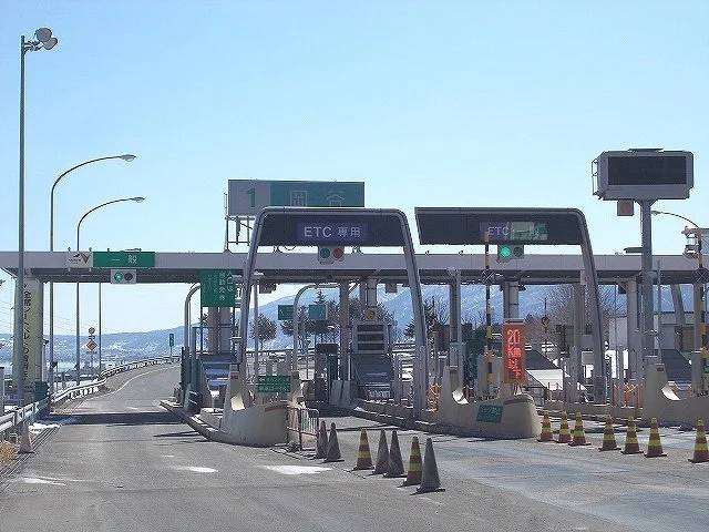 岡谷インターまで1300m