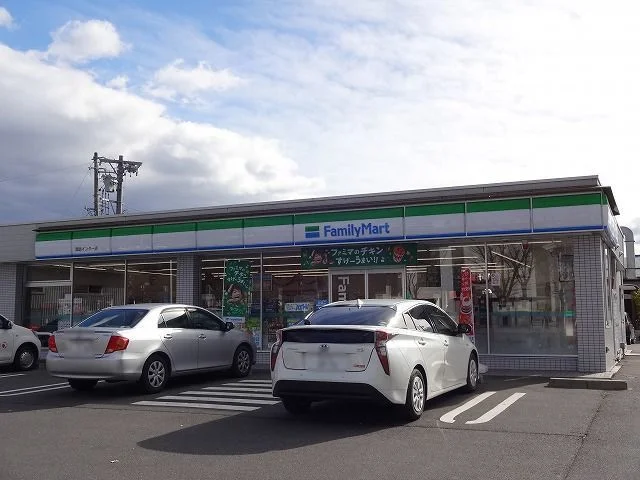 ファミリーマート諏訪インター店まで1100m