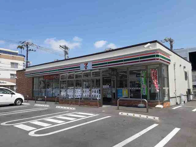 セブン-イレブン 那覇新都心銘まで500m