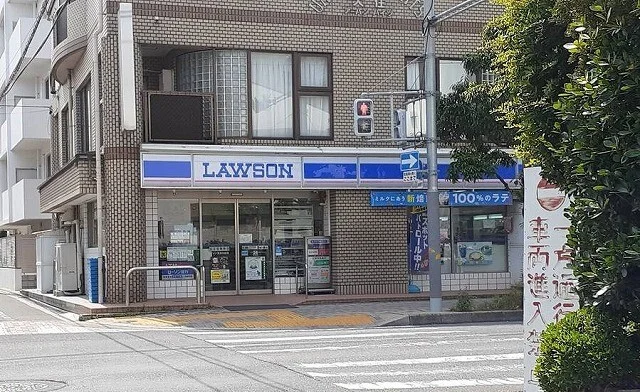 ローソン様まで140m