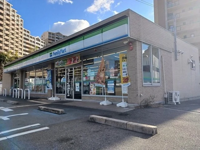 ファミリーマート様まで1100m