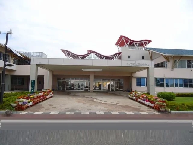 湯梨浜町立羽合小学校まで1400m