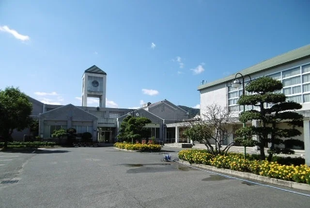 高美が丘中学校まで850m