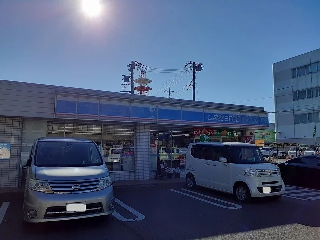 ローソン 飯能福祉センター前店まで290m