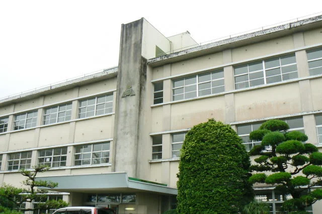 みやこ町立　豊津中学校まで1200m