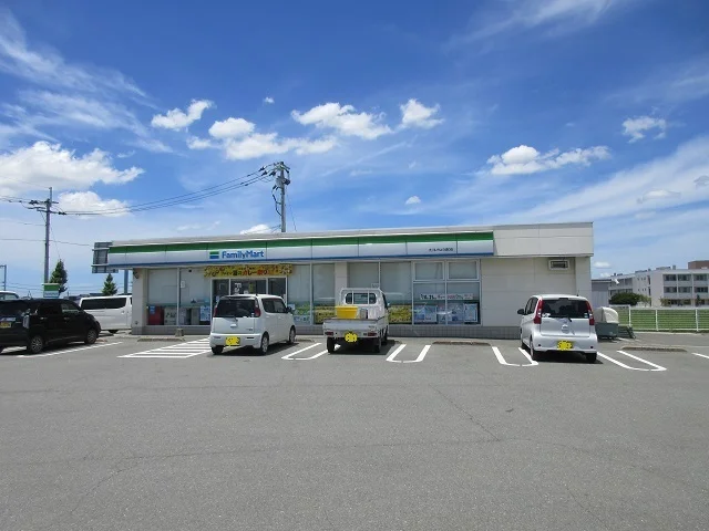 ファミリーマートいちょう通り店まで480m