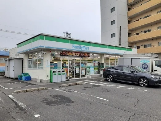 ファミリーマート紫原中央店まで750m