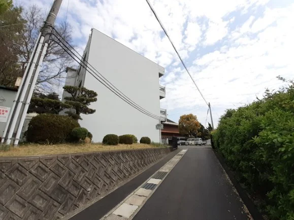 善通寺市立南部小学校まで1700m