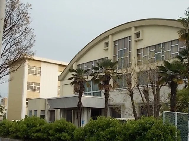 今治市立日吉中学校まで1900m