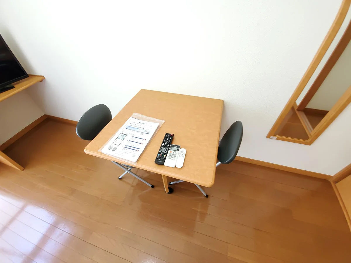 机と椅子がついていて便利です♪