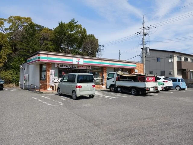 セブンイレブン紀の川打田店様まで600m