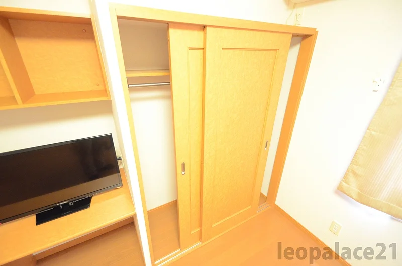 同シリーズの類似となります。現況を優先致します。