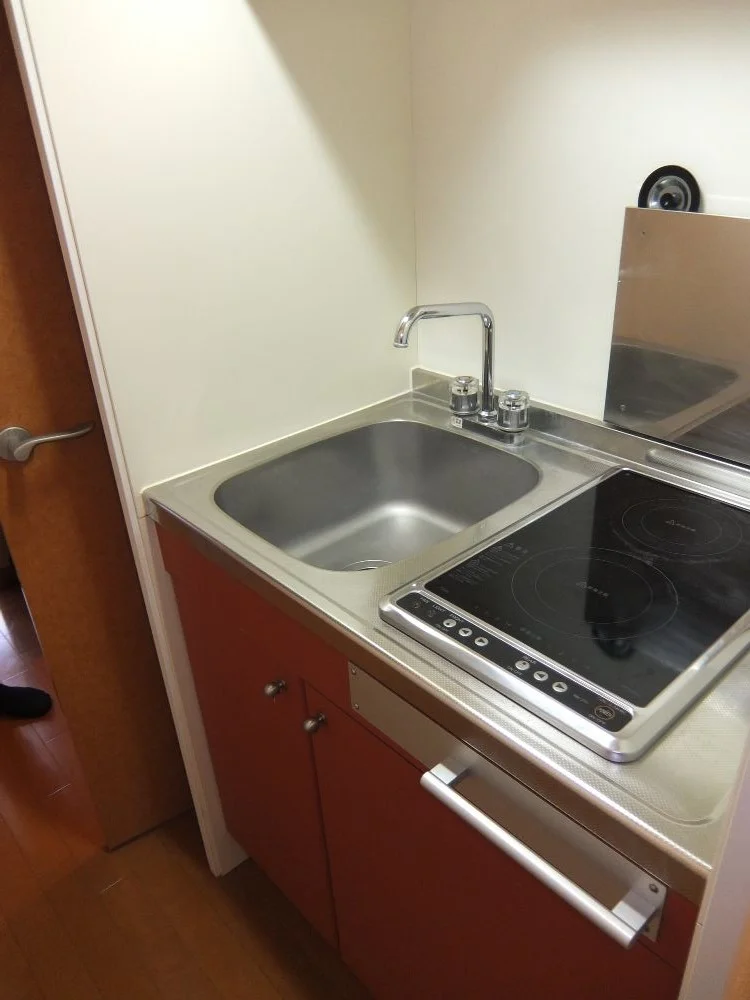 2口電気コンロのキッチン