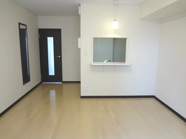 １Ｆ　フローリング　２Ｆ　カーペット