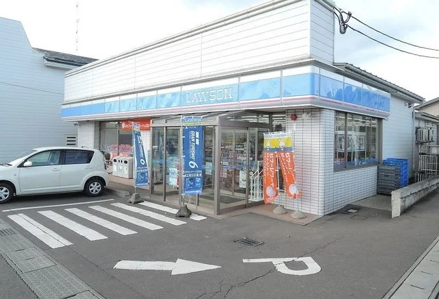 ローソン八戸白銀五丁目店まで800m