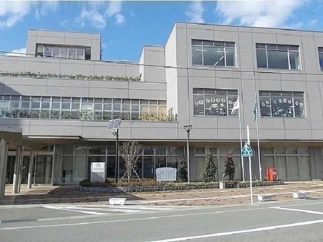 秋田市役所 土崎支所まで348m