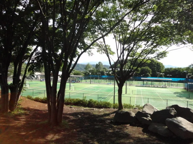 東部中央公園まで1300m