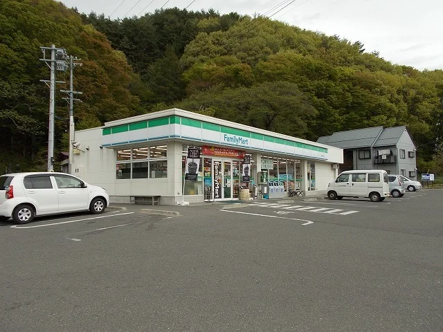ファミリーマート　茅野本町東店まで120m
