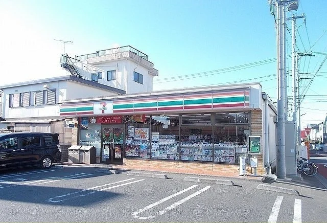 セブンイレブン寿町町田店まで550m