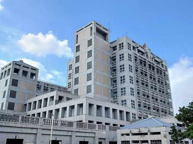 浦添市役所まで1900m