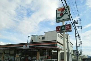 セブン-イレブン 三島西若町店まで37m