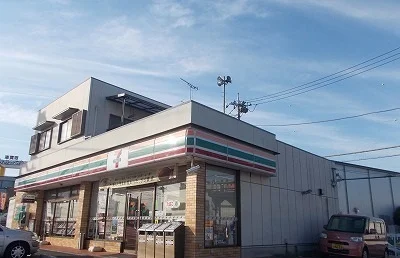 セブンイレブン岡宮北店まで70m