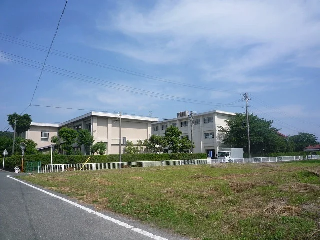 磐田市立岩田小学校まで1300m