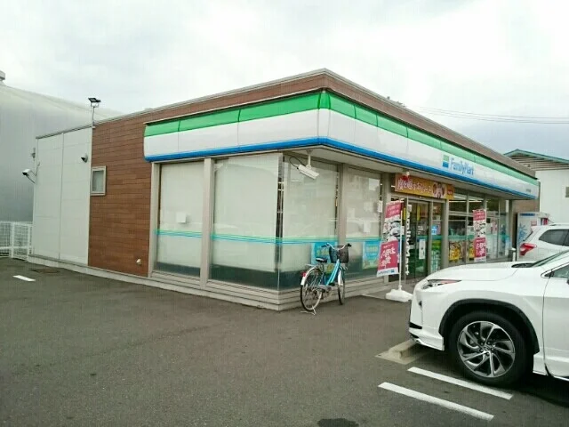 ファミリーマート　大和町焼野店まで180m