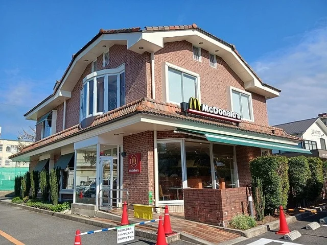 マクドナルド 丸太町常盤店まで450m