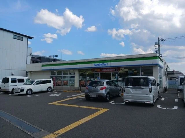 ファミリーマート 竹田松林町店まで400m