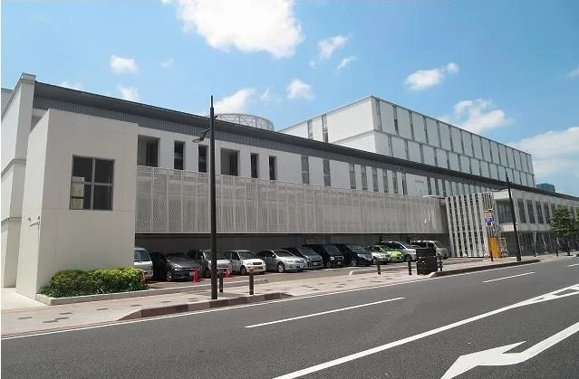 ホルトホールまで2500m