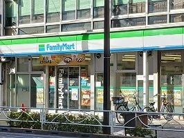 ファミリーマートまで600m