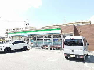 ファミリーマート　緑ヶ丘店まで450m