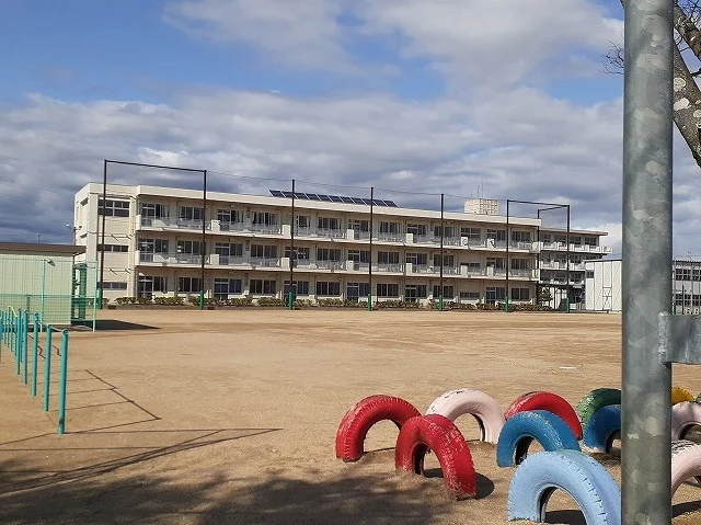 浜松市立内野小学校まで500m