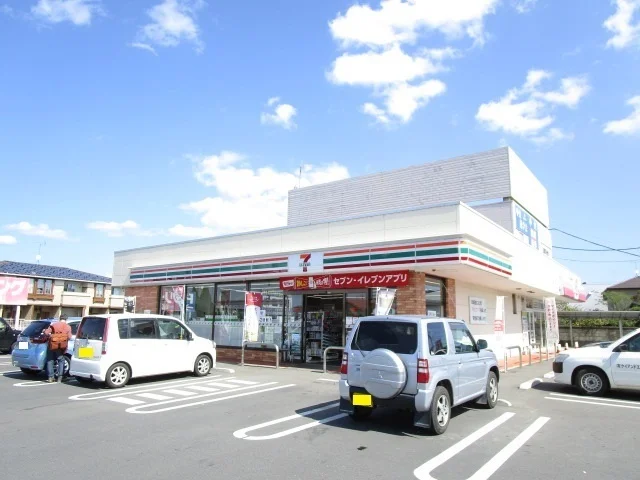 セブンイレブンまで700m