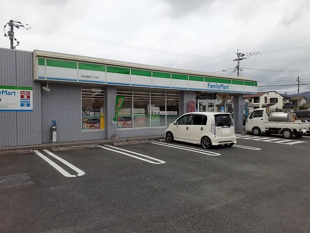 ファミリーマート薄場３丁目店まで80m