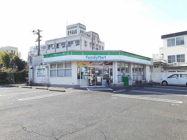 ファミリーマート蔵原店まで83m