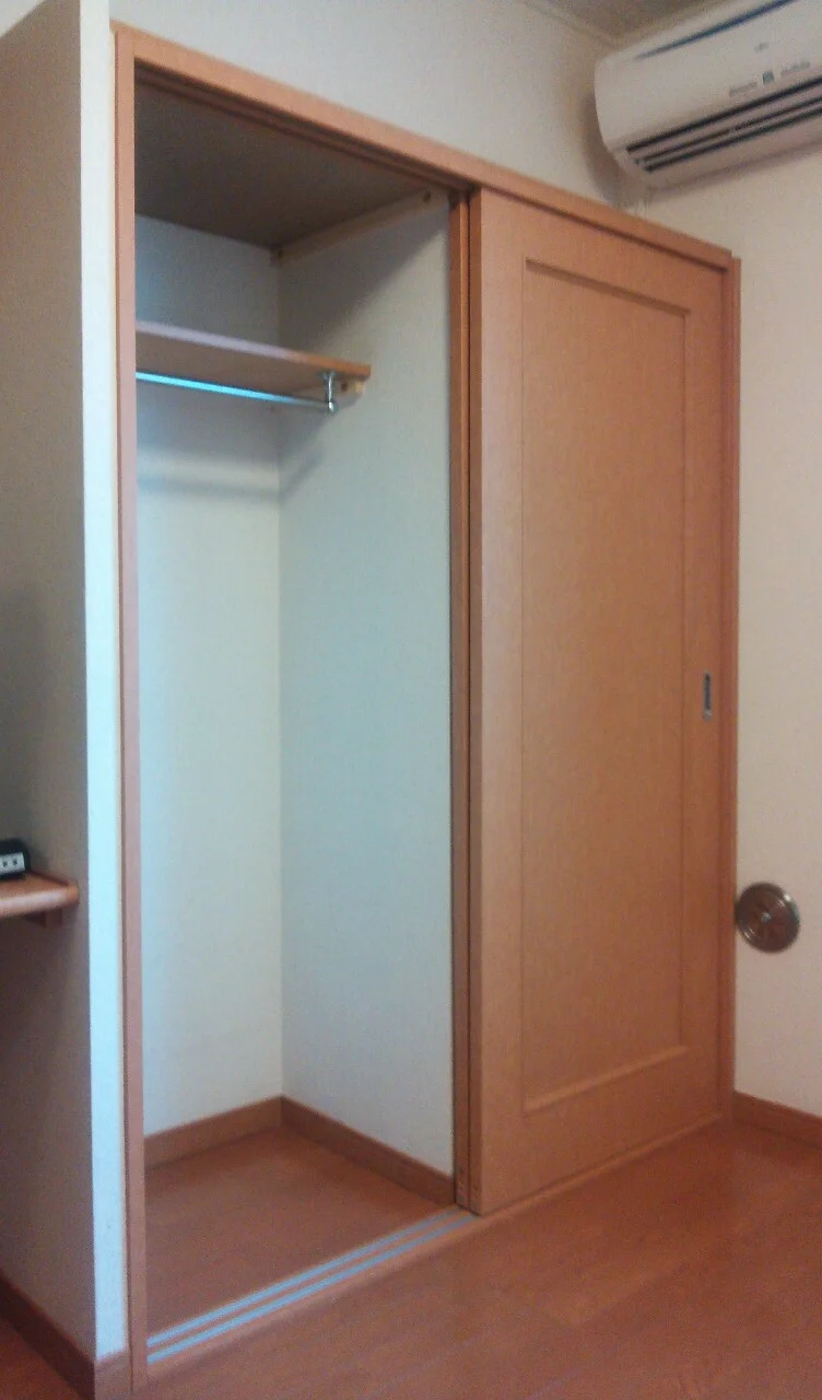 衣類がたくさん掛けられます