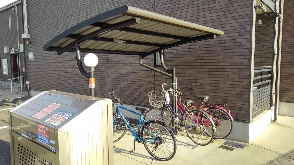 無料でご利用いただける屋根付き駐輪場完備