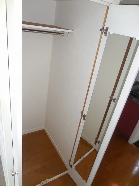 姿見付きクローゼット