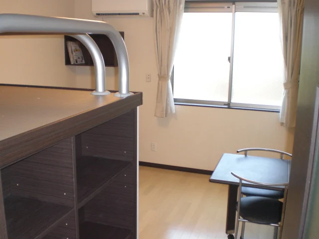 家具家電付き　【エアコン･カーテン・机・椅子】 1F