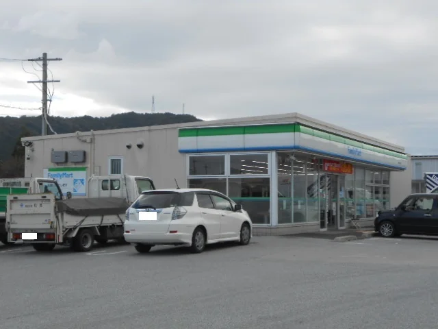 ファミリーマート国道五個荘店様まで880m