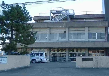 港中学校まで1700m