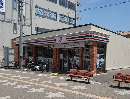 セブンイレブン東加古川駅北口店まで1100m